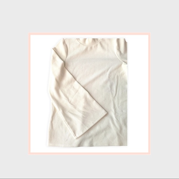 Kensie cream high neck stretchy loose bell sleeved tunic sweater. - Picture 4 of 8